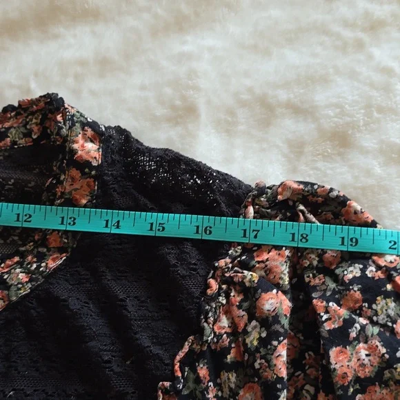 Maurices Floral Lace Blouse Size XL‎ - Picture 8 of 10